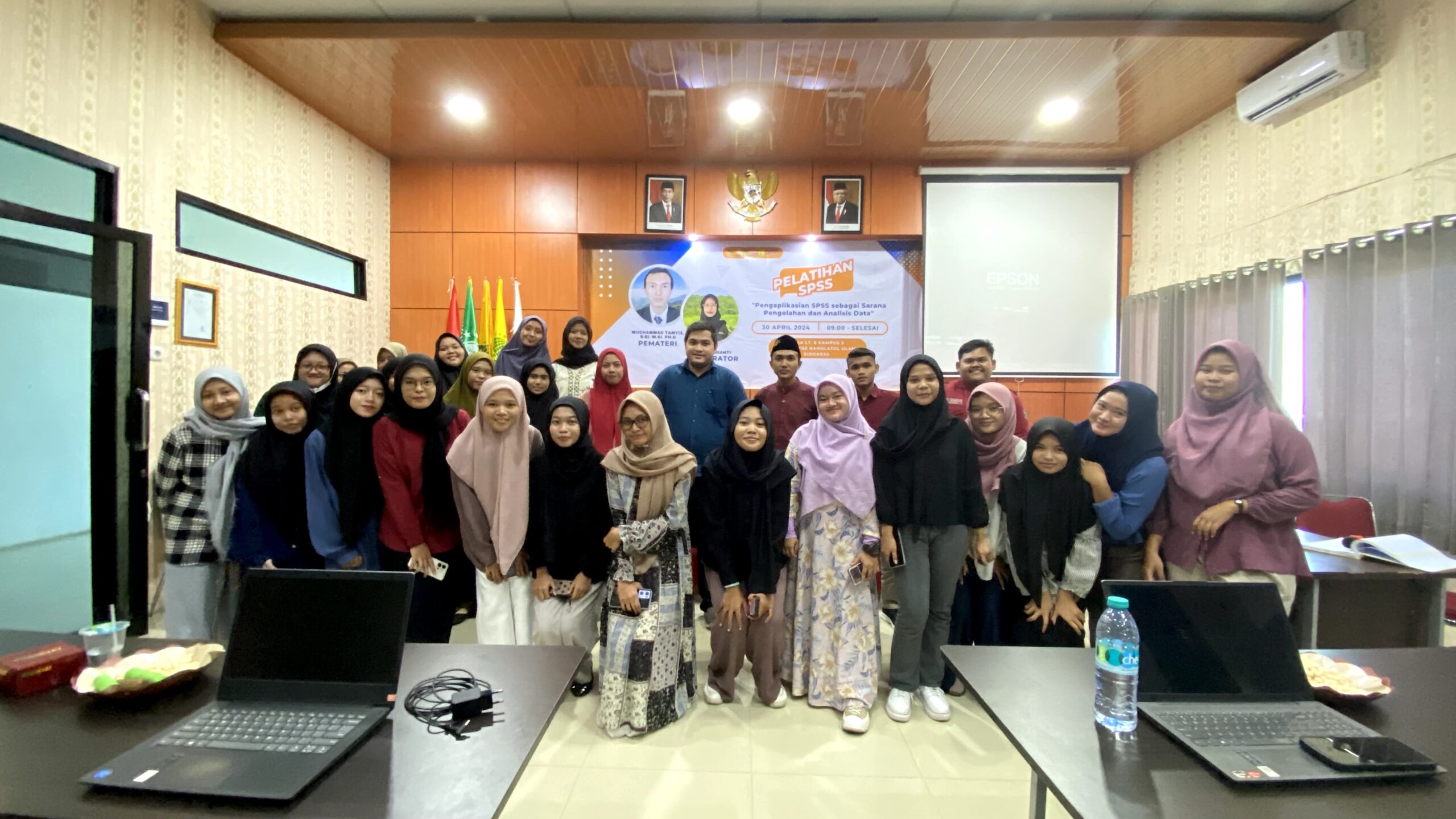 OPTIMALKAN TEKNOLOGI, HIMAKSI GELAR WORKSHOP DAN PELATIHAN SPSS 2024
