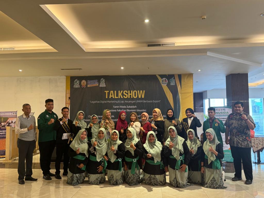 "Dari Hibah ke Praktik: Pelatihan Penyusunan Laporan Keuangan bagi Pelaku Usaha Transmart Sidoarjo"